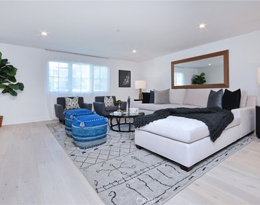4641 Cahuenga Boulevard - Photo Thumbnail 4