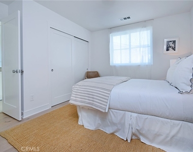 4641 Cahuenga Boulevard - Photo Thumbnail 34