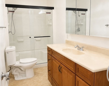 10636 Woodley - Photo Thumbnail 4