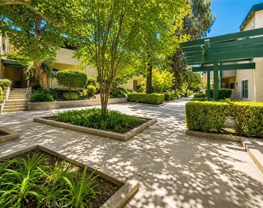 10636 Woodley - Photo Thumbnail 21