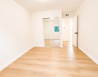 10636 Woodley - Photo Thumbnail 11