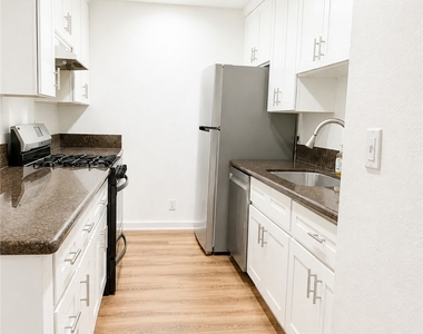 10636 Woodley - Photo Thumbnail 8