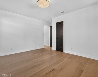 5418 Sanchez Drive - Photo Thumbnail 23