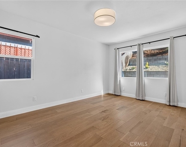 5418 Sanchez Drive - Photo Thumbnail 20