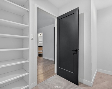 5418 Sanchez Drive - Photo Thumbnail 15