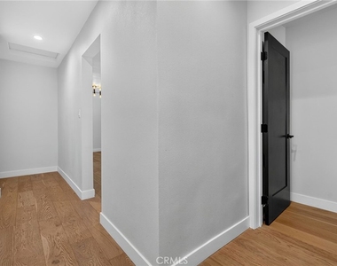 5418 Sanchez Drive - Photo Thumbnail 24