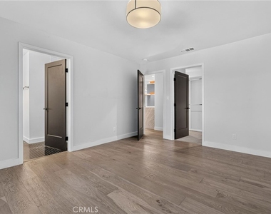 5418 Sanchez Drive - Photo Thumbnail 13