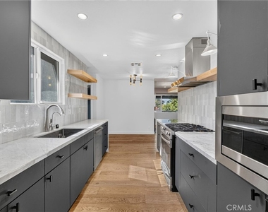 5418 Sanchez Drive - Photo Thumbnail 11