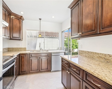 19535 Rinaldi Street - Photo Thumbnail 8
