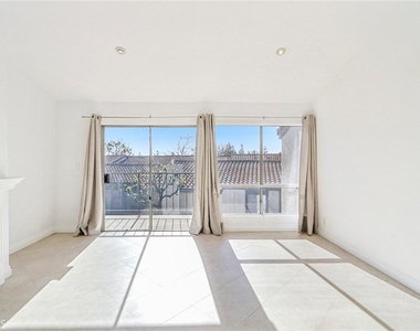 19535 Rinaldi Street - Photo Thumbnail 5