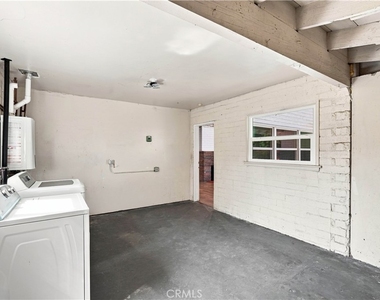 16020 Kittridge Street - Photo Thumbnail 23