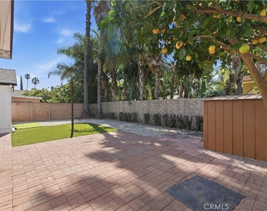 16020 Kittridge Street - Photo Thumbnail 27