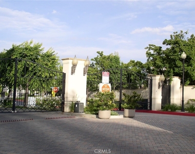 11424 Oakford Lane - Photo Thumbnail 3