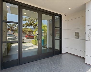 5820 La Mirada Avenue - Photo Thumbnail 32