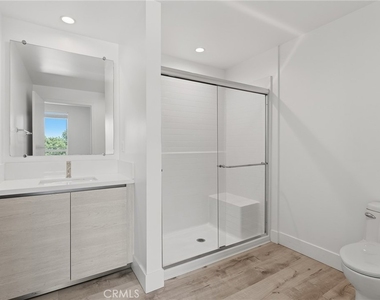 5820 La Mirada Avenue - Photo Thumbnail 18