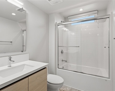 5820 La Mirada Avenue - Photo Thumbnail 13