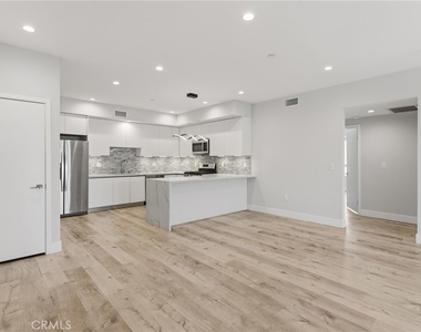 5820 La Mirada Avenue - Photo Thumbnail 5