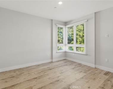 5820 La Mirada Avenue - Photo Thumbnail 22