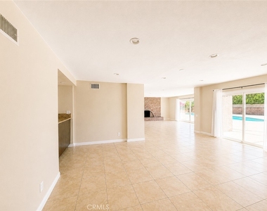 10661 Coraline Place - Photo Thumbnail 11