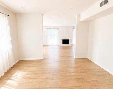 10661 Coraline Place - Photo Thumbnail 19