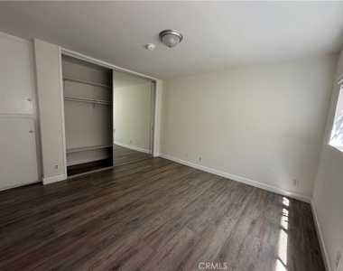 4358 Mammoth Avenue - Photo Thumbnail 15