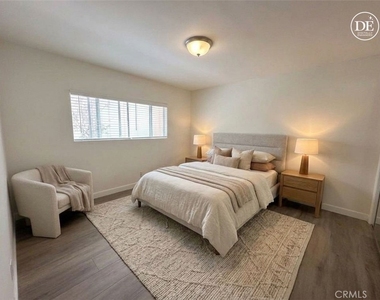 4358 Mammoth Avenue - Photo Thumbnail 8