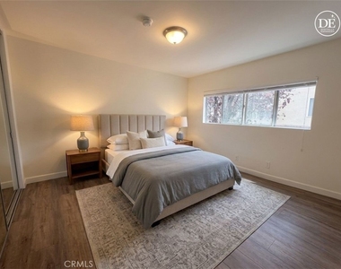 4358 Mammoth Avenue - Photo Thumbnail 13
