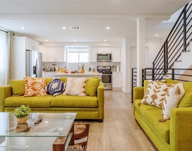 10916 Hesby Street - Photo Thumbnail 35