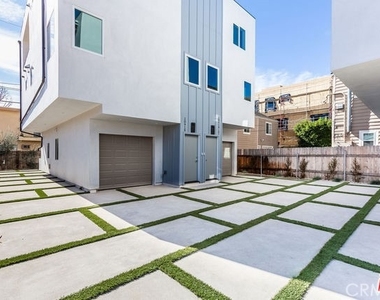 10916 Hesby Street - Photo Thumbnail 28