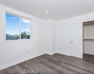 10916 Hesby Street - Photo Thumbnail 21