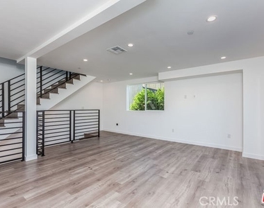 10916 Hesby Street - Photo Thumbnail 6