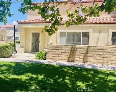 43469 W 30th Street W - Photo Thumbnail 2