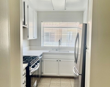 43469 W 30th Street W - Photo Thumbnail 4