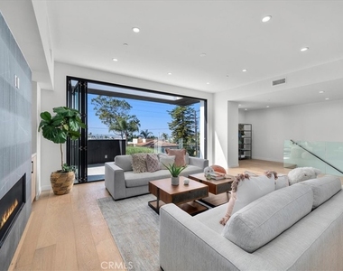 947 7th Street - Photo Thumbnail 6