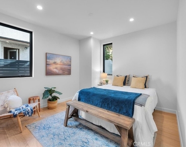 947 7th Street - Photo Thumbnail 40