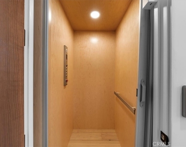 947 7th Street - Photo Thumbnail 11