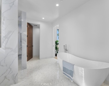 947 7th Street - Photo Thumbnail 36