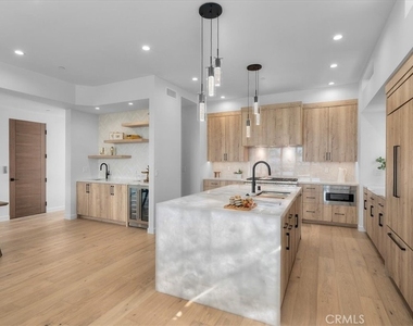 947 7th Street - Photo Thumbnail 18