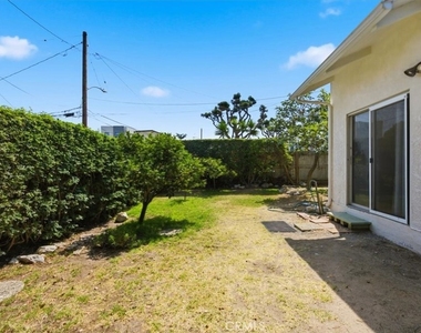 422 S Juanita Avenue - Photo Thumbnail 17