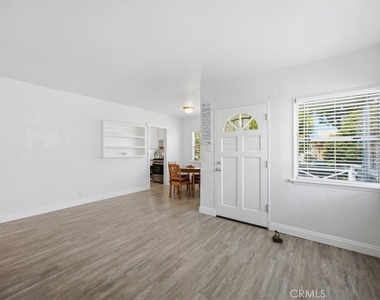 422 S Juanita Avenue - Photo Thumbnail 3