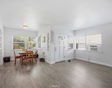 422 S Juanita Avenue - Photo Thumbnail 4