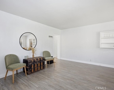 422 S Juanita Avenue - Photo Thumbnail 1