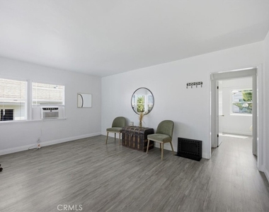 422 S Juanita Avenue - Photo Thumbnail 2