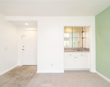 972 E California Boulevard - Photo Thumbnail 5