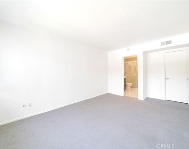 972 E California Boulevard - Photo Thumbnail 16