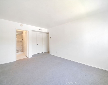 972 E California Boulevard - Photo Thumbnail 11