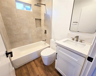 1924 W 52nd Street - Photo Thumbnail 9