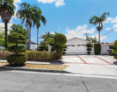 600 E Ash Street - Photo Thumbnail 15