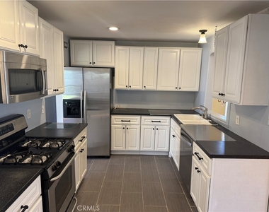 600 E Ash Street - Photo Thumbnail 16