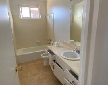 2125 W 235th - Photo Thumbnail 4
